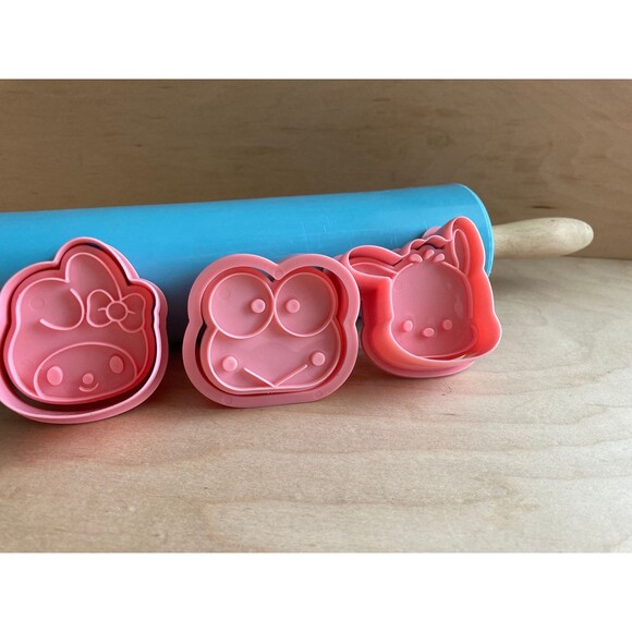 Hello Kitty KUROMI Badtz-maru Family character Cookie Cutter Set 8pc - Picture 3 of 7
